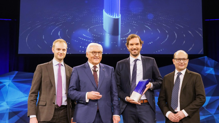 Die Preisträger 2019 Der Bundespräsident Frank-Walter Steinmeier und die Preisträger 2019