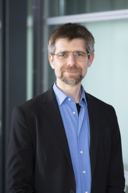 Prof. Dr. Rafael Lang Prof. Dr. Rafael Lang Portrait
