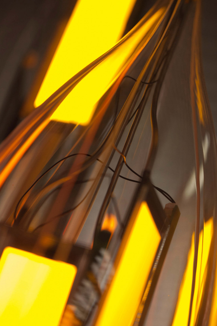 Hocheffiziente Novaled OLEDs auf Metallsubstrate in TUlip – eine Hängeleuchte als Prototyp